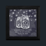 Möhippa Mason Burk String Ljus Navy Blue Minnesask<br><div class="desc">Modern Bröllop Gift Box Templates - Elegant Mason Burk och String Ljus på Navy Blue Blommigt Linen Background. En Perfekt för din stora dag. Alla textstorlekar i stil,  färg,  kan ändras för att passa dina behov!</div>
