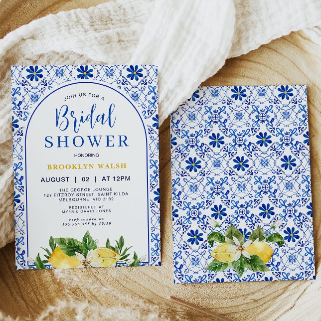Möhippan Blå Gult Arch Lemon Inbjudningar (Mediterranean blue and yellow tile and lemons bridal shower invitation template easy to edit. )