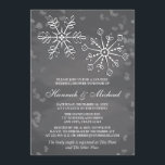 MÖHIPPAN CHALKBOARD SNOWFLAKE PAR INBJUDNINGAR<br><div class="desc">Vackra snowflake par möhippa bjuder in med två söt snöflingor med löv och blommigt och hjärtformade isreflektioner och snö. En söt kritbakgrund i olika grått. Perfekt för en vinter under himmelsk jul eller en helgdag under par dusch för att bruden och brudgummen ska vara. Bild © Krissy H. Studios, LLC....</div>