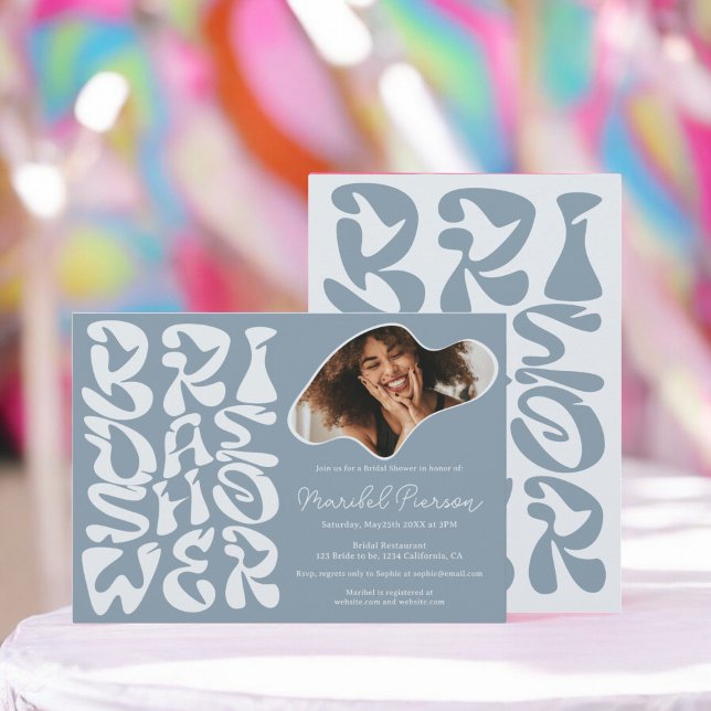 Möhippan Groovy retro Script - dammig blå foto Inbjudningar (Groovy retro Script dusty blue Photo bridal shower Invitation)