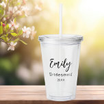 Möhippan Modern Elegant i Bridesmaid Take Away Mugg<br><div class="desc">Bridesmaid Modern Elegant Möhippa Acrylic Tumbler | Svart skript. Anpassa skyggt med ditt eget namn och år.</div>