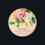 Möhippan Persika Blommigt Magnet<br><div class="desc">Fin möhippa för blommigt med en underbar bukett av persikor,  rosa,  gult och vita blommor som är inställda på en lätt persikobakgrund. Vänd vår design om du vill visa en samordnande blommigt tillbaka för en speciell beröring i extra.</div>