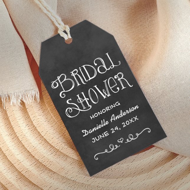 Möhippan Rustic Script Chalkboard Bröllop Presentetikett (Skapare uppladdad)