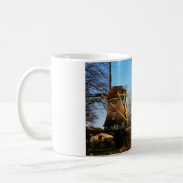 Molens in Nederlands landschap. Kaffemugg