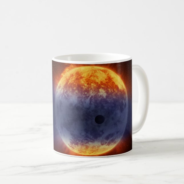 Moln av vätegas utanför exoplaneten Gj 3470b Kaffemugg (Framsida höger)