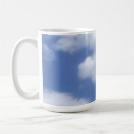 moln i blå himmel kaffemugg