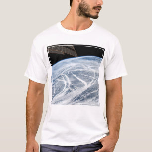 Moln Mönster söder om Aleutian-öarna. T Shirt