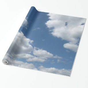Moln mot en blå himmel som slår in papper presentpapper