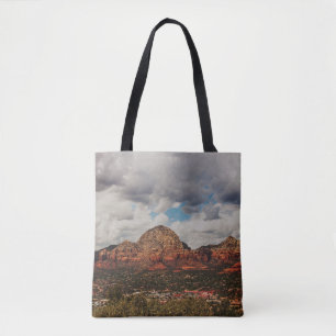 Moln när de rullar in i Sedona Tygkasse