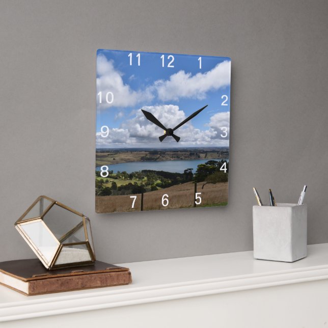 Moln över Sjö Gnotuk Camperdown Wall Clock Fyrkantig Klocka (Kontor)