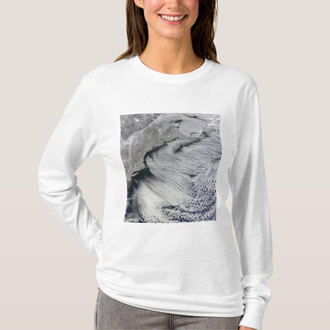 Moln på andra sidan Nordatlantens himmel T Shirt (Framsida)