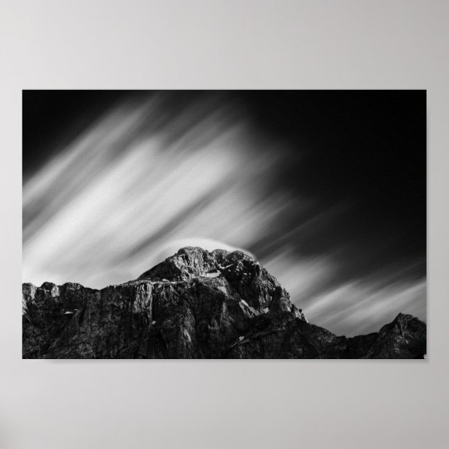 Moln som rullar ovanför bergsmorgonen poster (Framsidan)