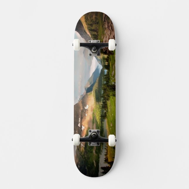 Moln som sopar till och med berg mini skateboard bräda 18,5 cm (Framsida)