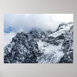 Moln som täcker stora berg poster