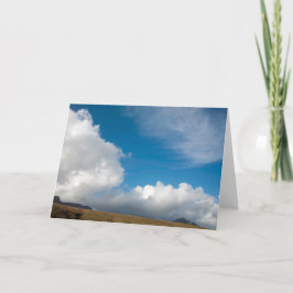 Molnet stigning över strängen tack kort