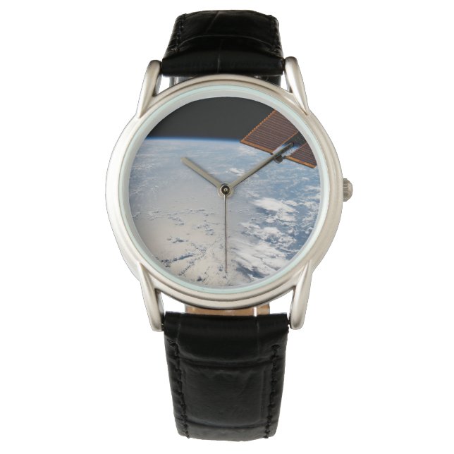 Molnformationer omgivande sollint av Stilla havet Armbandsur (Framsida)