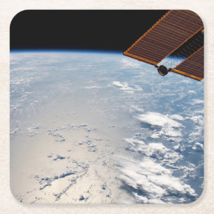 Molnformationer omgivande sollint av Stilla havet Underlägg Papper Kvadrat