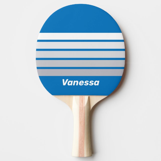 Molnig blå himmel tvärs över randig med namn pingisracket (Framsidan)