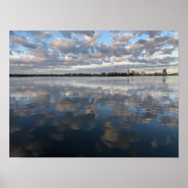Molnig reflektion  poster (Framsidan)