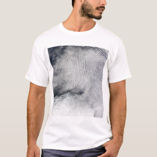 Molnmönster och havsis i den sydliga Oceaen Tee Shirt