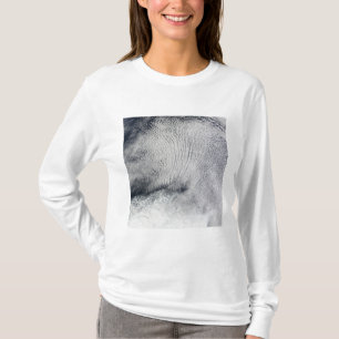 Molnmönster och havsis i den sydliga Oceaen Tee Shirt