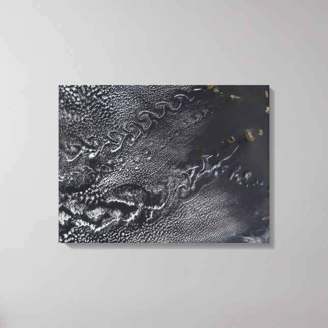 Molnportioner över Kap Verdes öar Canvastryck (Framsida)