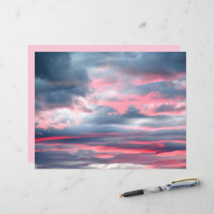 Molns vackra Rosa White Blå himmel