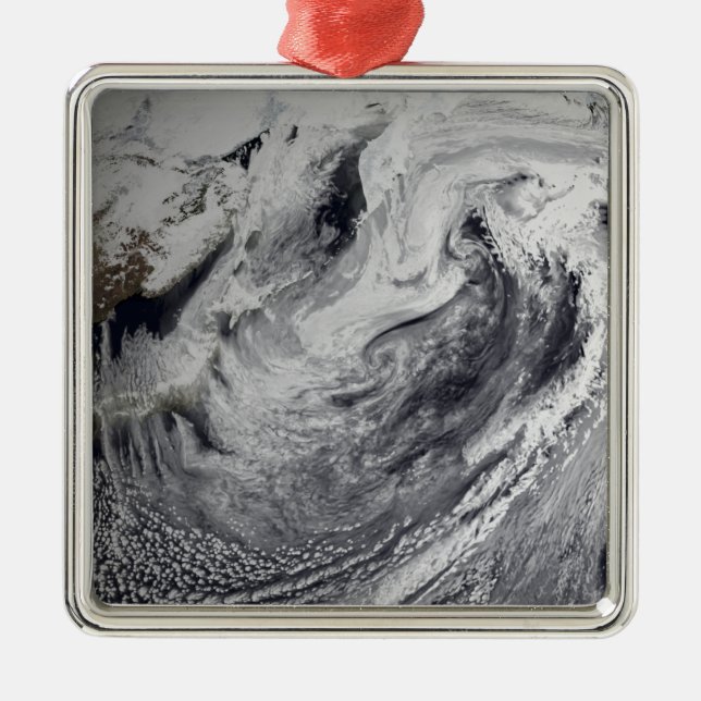 Molnsimulering av en enda dag julgransprydnad metall (Framsidan)