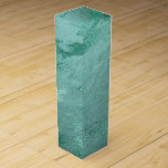 Molten Jade | Emerald Grönt Luxury Marble Presentask För Vinflaska<br><div class="desc">#abstractart Sofistikerad modern rik för contemporary och pulserande abstrakt för grönt av smyckets . Den här handmålade vattenfärgen och den blandade mellanstora övertoningen har abstrakt-vätskeväxlar som skapar en coola mönster som accentueras av glitter-ventiler för struktur som lägger till perfekten av färg och elegans. Om du vill matcha produkter eller anpassningar...</div>