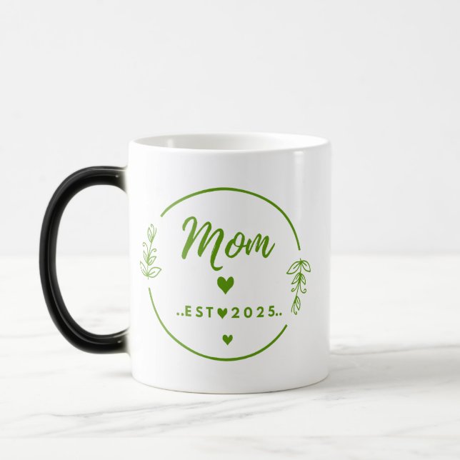 Mom Est. 2025 mug-New Mom Gift -Mother Gift  Magisk Mugg (Vänster)