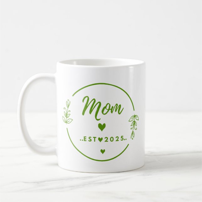 Mom Est . 2025 T-Shirt-New Mom Gift- Mother Shirt Kaffemugg (Vänster)