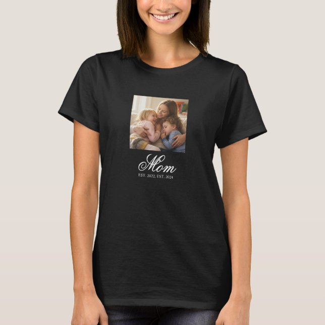 Mom Established Black Elegant Script Photo T Shirt (Framsida)