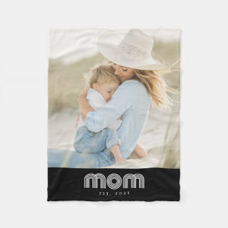 Mom Established Black Modern Retro Script Photo Fleecefilt