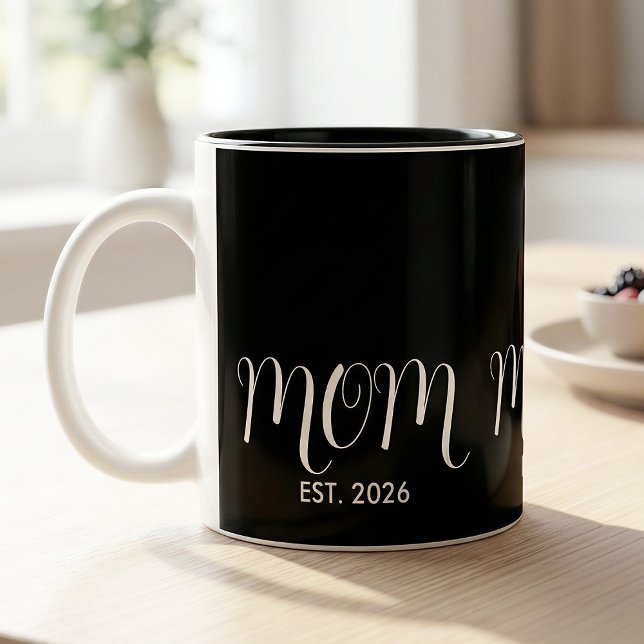 Mom Established Black Script New Mom Gift  Två-Tonad Mugg (Skapare uppladdad)