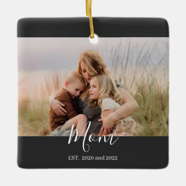 Mom Established Black White Elegant Script Photo  Julgransprydnad Keramik (Framsida)