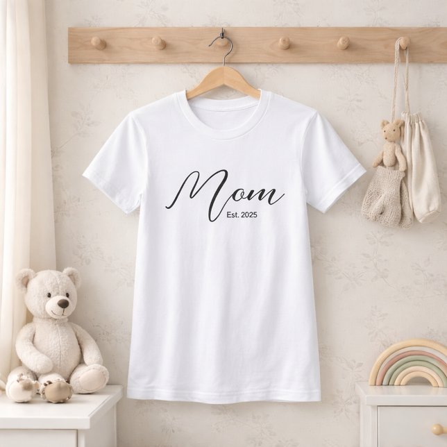 Mom Established New Mom Gift T-Shirt (Skapare uppladdad)