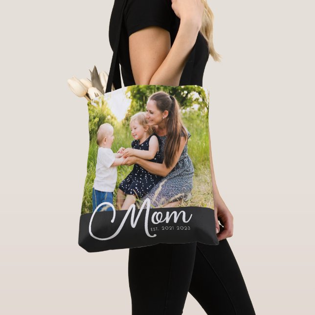 Mom Established Script Black Photo Tote Bag Tygkasse (Närbild)