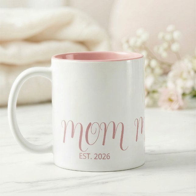 Mom Established Sweet Pink Script New Mom Gift  Två-Tonad Mugg (Skapare uppladdad)