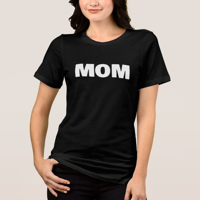 Mom Family Photoshoot Bold Lettered T Shirt (Framsida)