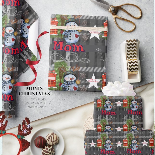 "Mom" Gray Plaid Snowman Christmas Wrapping Paper Presentpapper (Mom Gray Plaid Snowman Christmas Wrapping Paper (2))