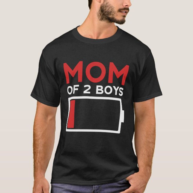 Mom of 2 Boys Mother's Day T Shirt (Framsida)