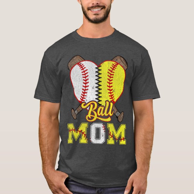 Mom of Both Ball Mom Half Softball Half Baseball v T Shirt (Framsida)