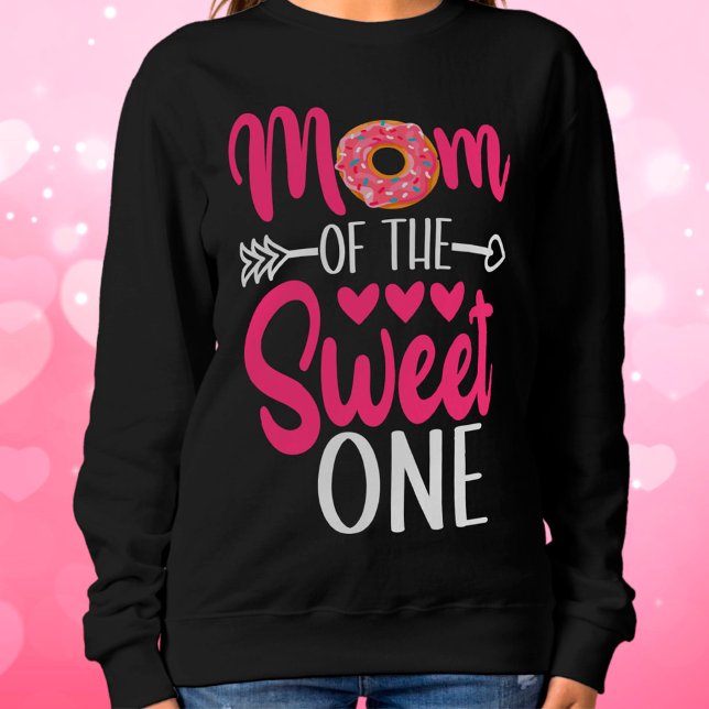 Mom of the Sweet One Sprinkled Donut T Shirt (Skapare uppladdad)