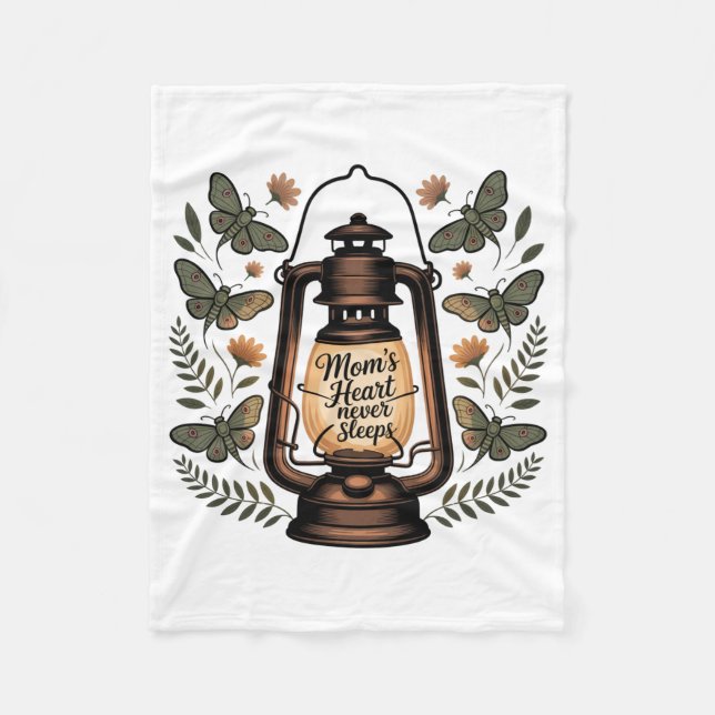 Mom’s Heart Never Sleeps Fleecefilt (Framsidan)