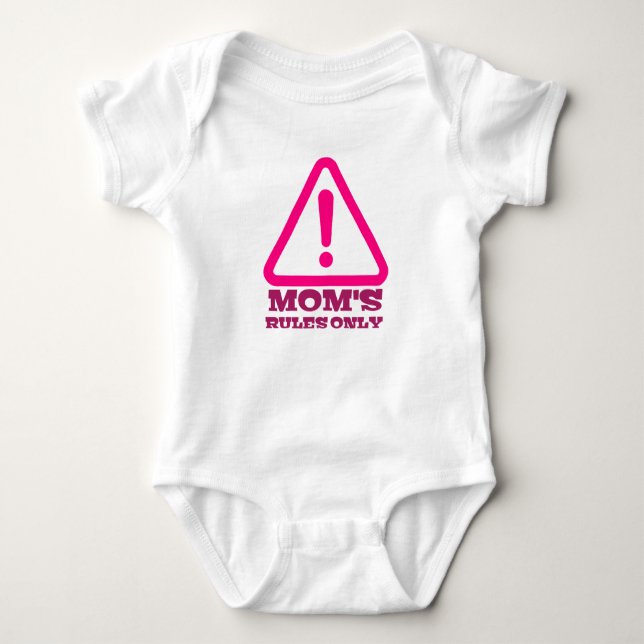 Mom’s Rules Only – Sassy New Mom Baby Apparel T Shirt (Framsida)