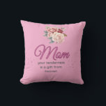 Mom, Your Tenderness is a Gift from Heaven Kudde<br><div class="desc">Add a touch of tenderness to her home with this cozy pillow. A daily reminder of her loving gift from heaven, making it a perfect Mother’s Day gift or thoughtful gesture. (Agregá un toque de ternura a su hogar con este cojín acogedor. Un recordatorio diario de su amoroso regalo del...</div>