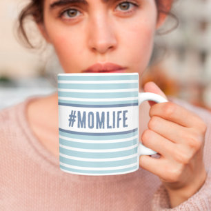 Momlife blue och white kaffemugg
