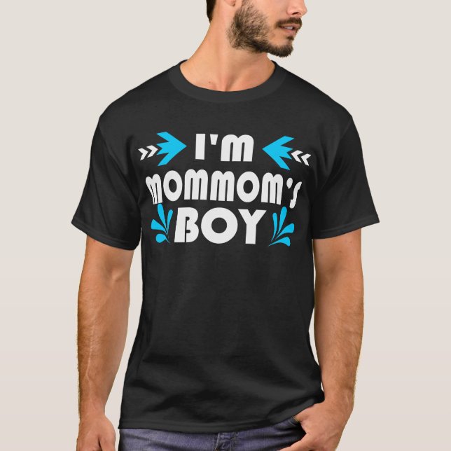Mommoms Boy Funny Gift T Shirt (Framsida)