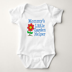 Mommys lite trädgårds- hjälpreda tee shirt