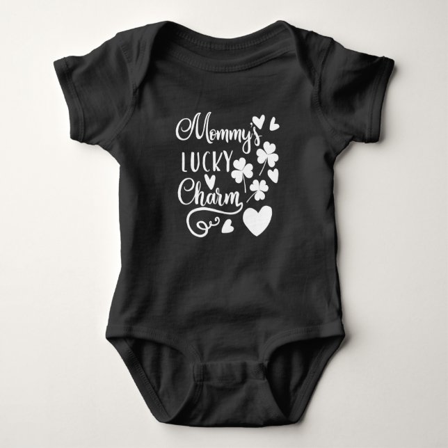Mommys Lucky Charm T Shirt (Framsida)